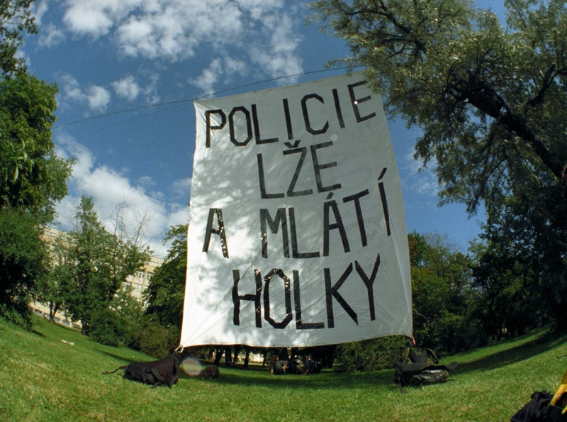 Záviš, kníže pornofolku pod vlivem Griffithovy Intolerance a Tatiho Prázdnin pana Hulota, aneb vznik a zánik Československa (1918-1992)