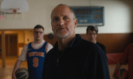 Woody Harrelson ve filmu Šampióni