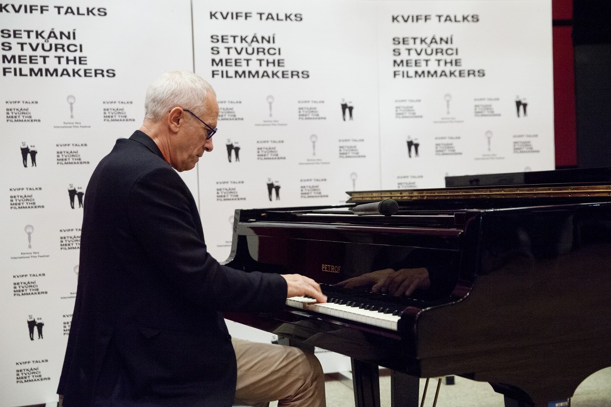 KVIFF James Newton Howard played the piano KVIFF James Newton Howard played the piano