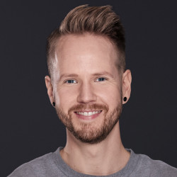 Annette Saugestad Helland, Johan Kaos
