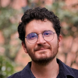 Esteban Hoyos García, Juan Miguel Gelacio